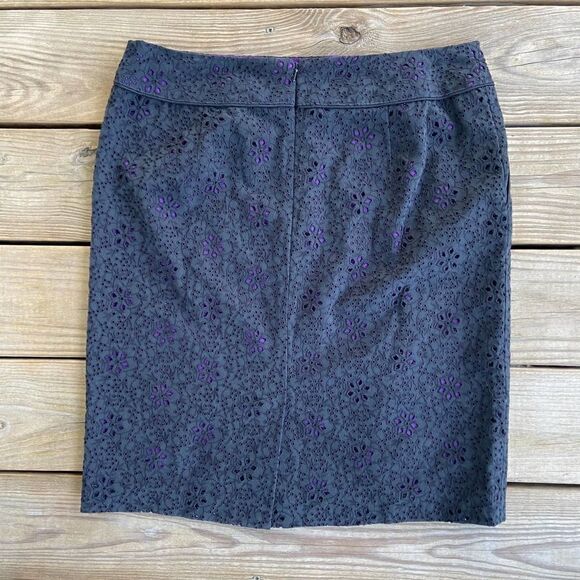 J McLaughlin Black / Purple Floral Eyelet Skirt 10 - Picture 3 of 5